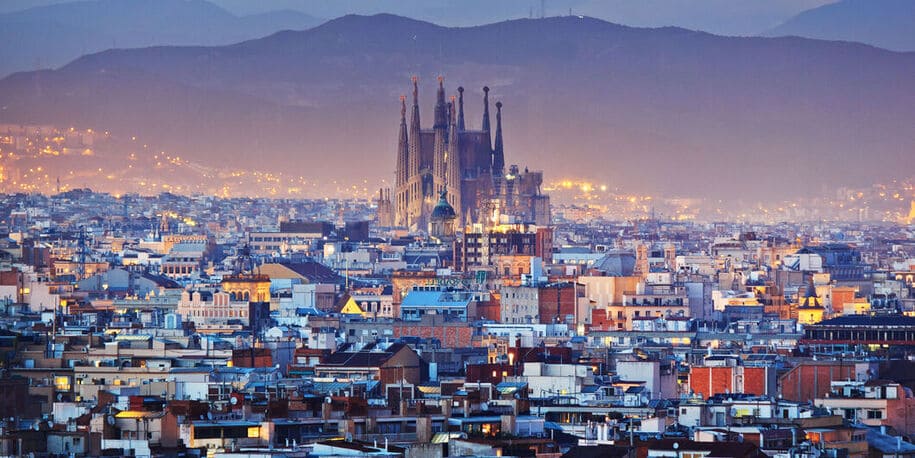 Försök även att hinna med en tur till en av Barcelonas sju stränder
